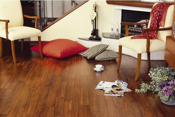 地板企業(yè)需摒棄價格戰(zhàn) 用速度和服務(wù)說話.jpg