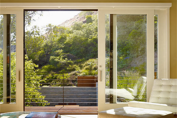攻略：灑進陽光 臥室需要一扇玻璃推拉門.png