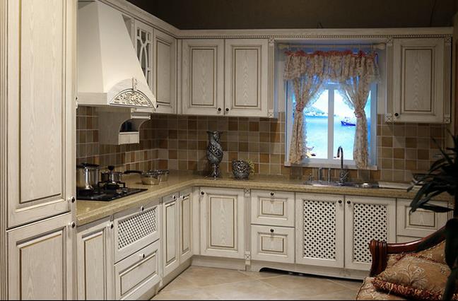 實木櫥柜在設計上下功夫 走“親民”、“年輕化”路線.jpg