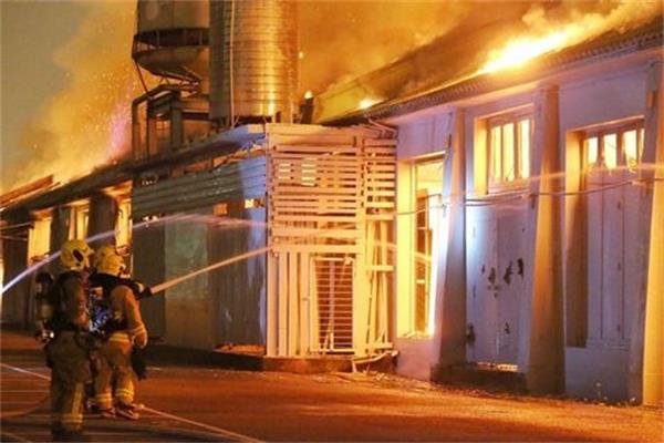 高雄家居展覽館遭遇火災(zāi)