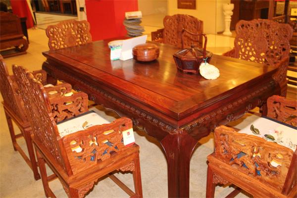 中山市知名紅木廠家首次來婁底舉辦紅木家居品鑒會(huì)