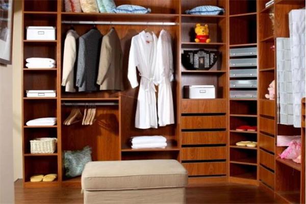 趕緊看看怎樣區(qū)分衣柜