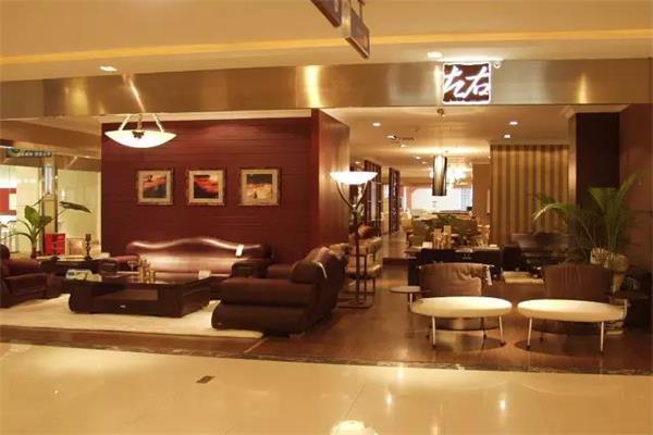 看沙發行業“四大家族”呼風喚雨