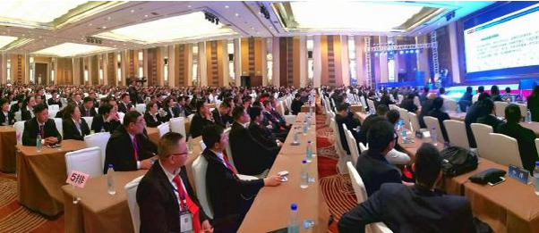 壁高壁紙原木風系列新品發(fā)布 引領(lǐng)行業(yè)新趨勢