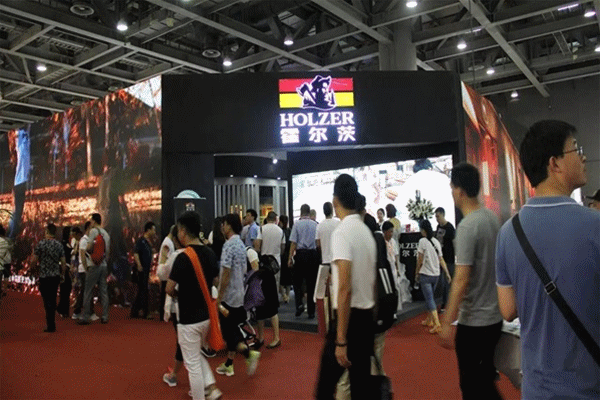 霍爾茨木門：利用“CPL材料”開創(chuàng)門業(yè)新機遇