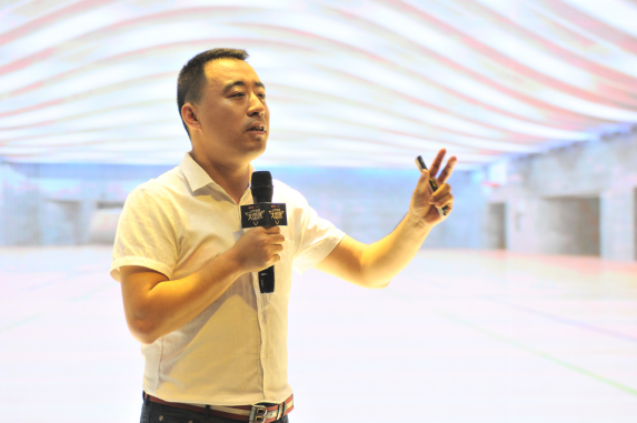 回歸設計初心，大自然家居與何武賢又約了