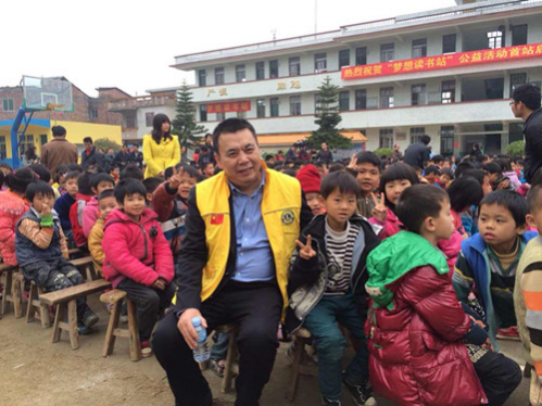 海清代言小水滴基金，聯(lián)合愛心企業(yè)詩尼曼助力公益