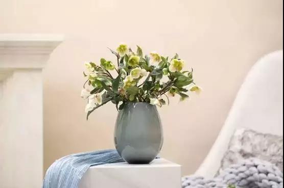 藍(lán)色是天空的色彩 他是有生命的 在我們的設(shè)計里 經(jīng)常會用到各種藍(lán) 你想象一下 家中擁有那抹藍(lán) 就像擁有了一片天空