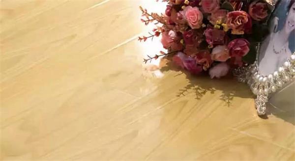 上海華明地板：時(shí)尚之姿，柔情之態(tài)，只為帶給你舒適體驗(yàn)